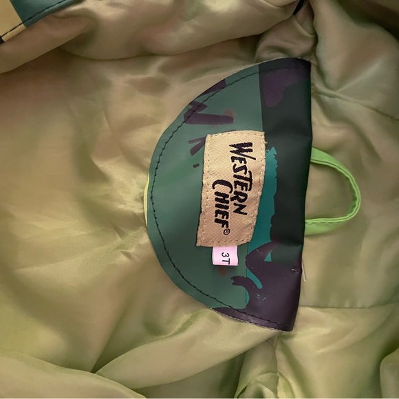 Boys Western Chief raincoat-Dinosaur like new condition 3t - Picture 7 of 10